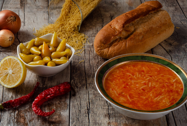 Domatesli Şehriye Çorbası 1