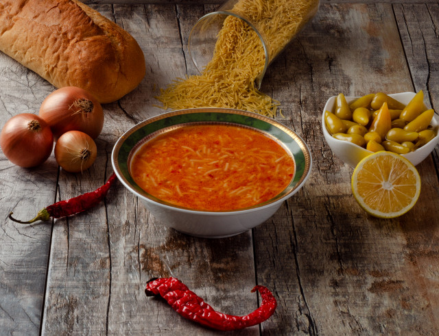Domatesli Şehriye Çorbası 5
