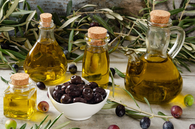 Zeytin Yağları ve Zeytinler 8. Zeytinyağı ve Siyah Zeytinler